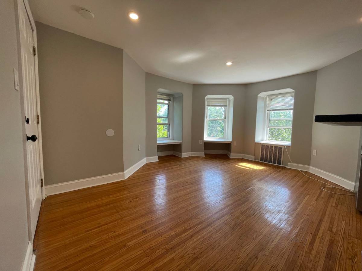 Apartment for rent at 1033 W Collings Ave, Oaklyn, NJ 08107