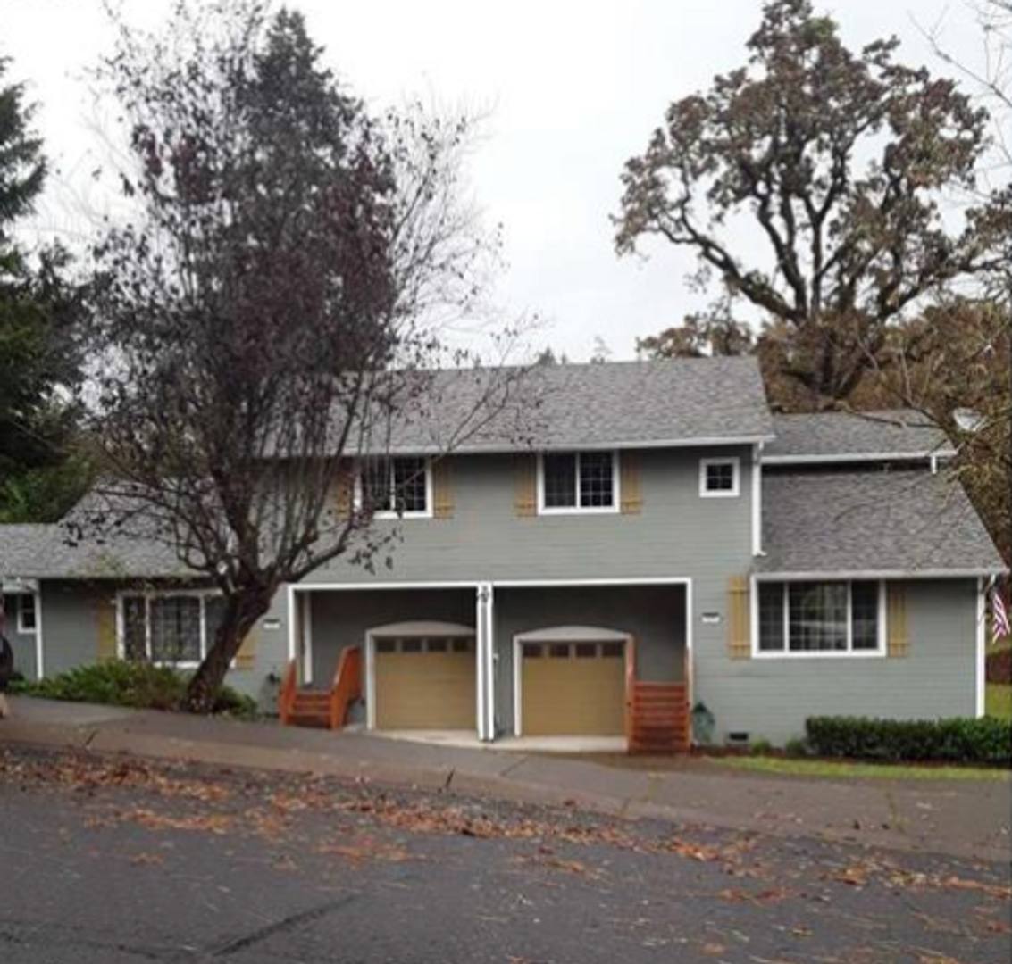 Townhouse for rent at 420 Holly Ave, Cottage Grove, OR 97424