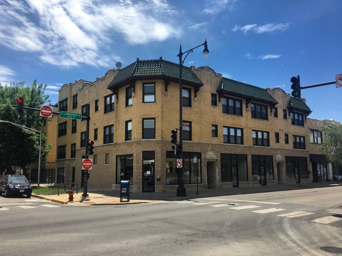 Apartment for rent at 3001 W Lawrence, Chicago, IL 60625