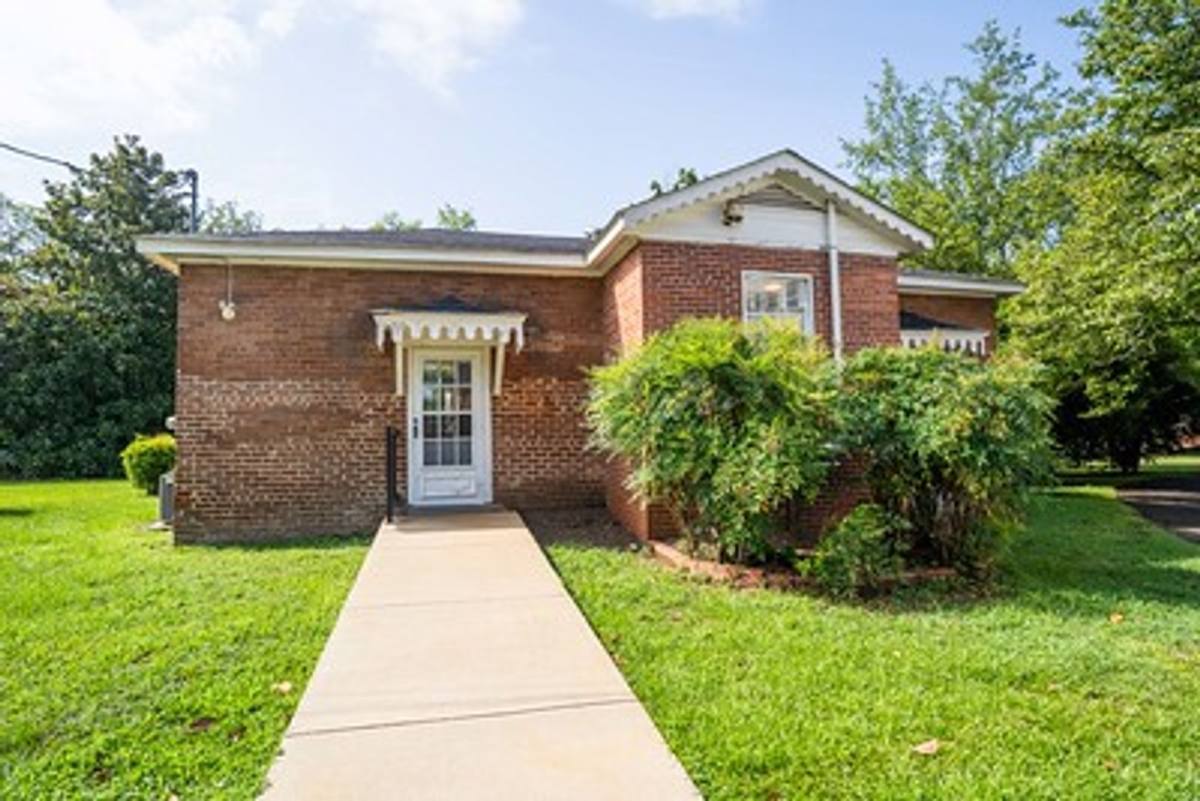 House for rent at 603 1 2 Pelham Rd N, Jacksonville, AL 36265