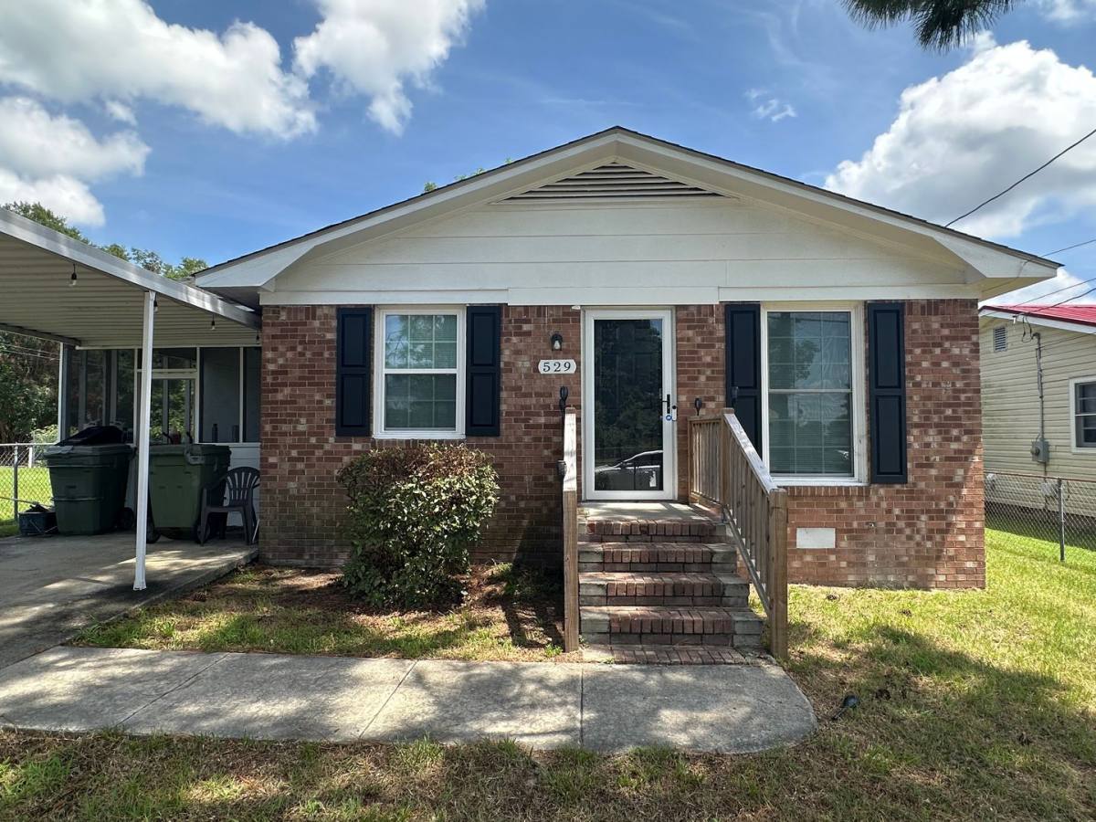 House for rent at 529 N Respess St, Washington, NC 27889