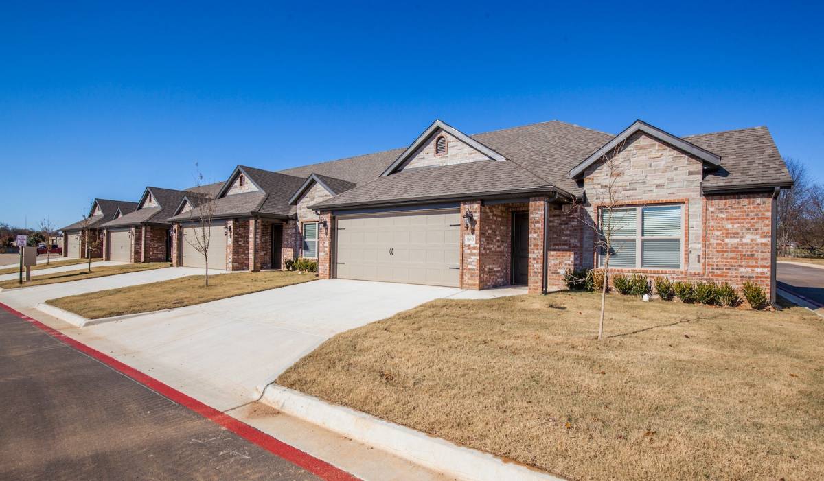 Townhouse for rent at 310-D Commercial, Centerton, AR 72719