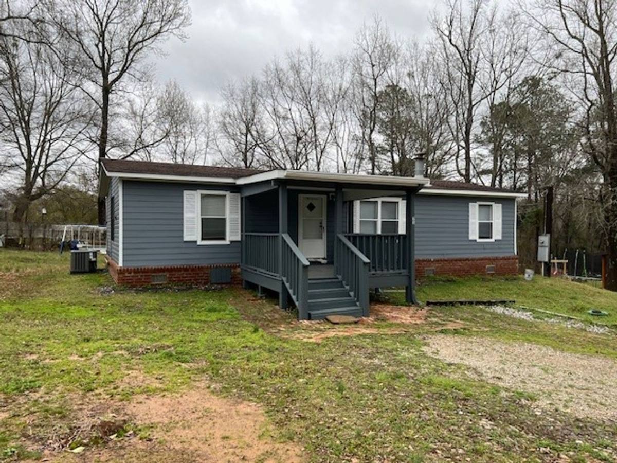 House for rent at 171 Taskaloosa Rd, Moundville, AL 35474