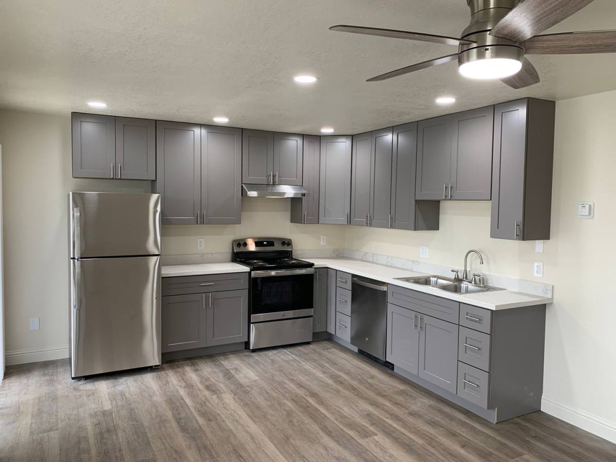 Apartment for rent at 1161 E Yosemite Ave, Manteca, CA 95336