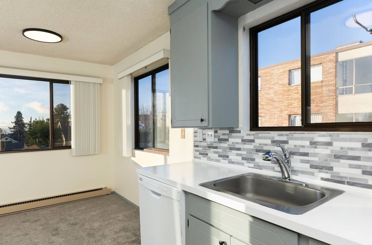 Apartment for rent at 6549 California Ave SW, Seattle, WA 98136