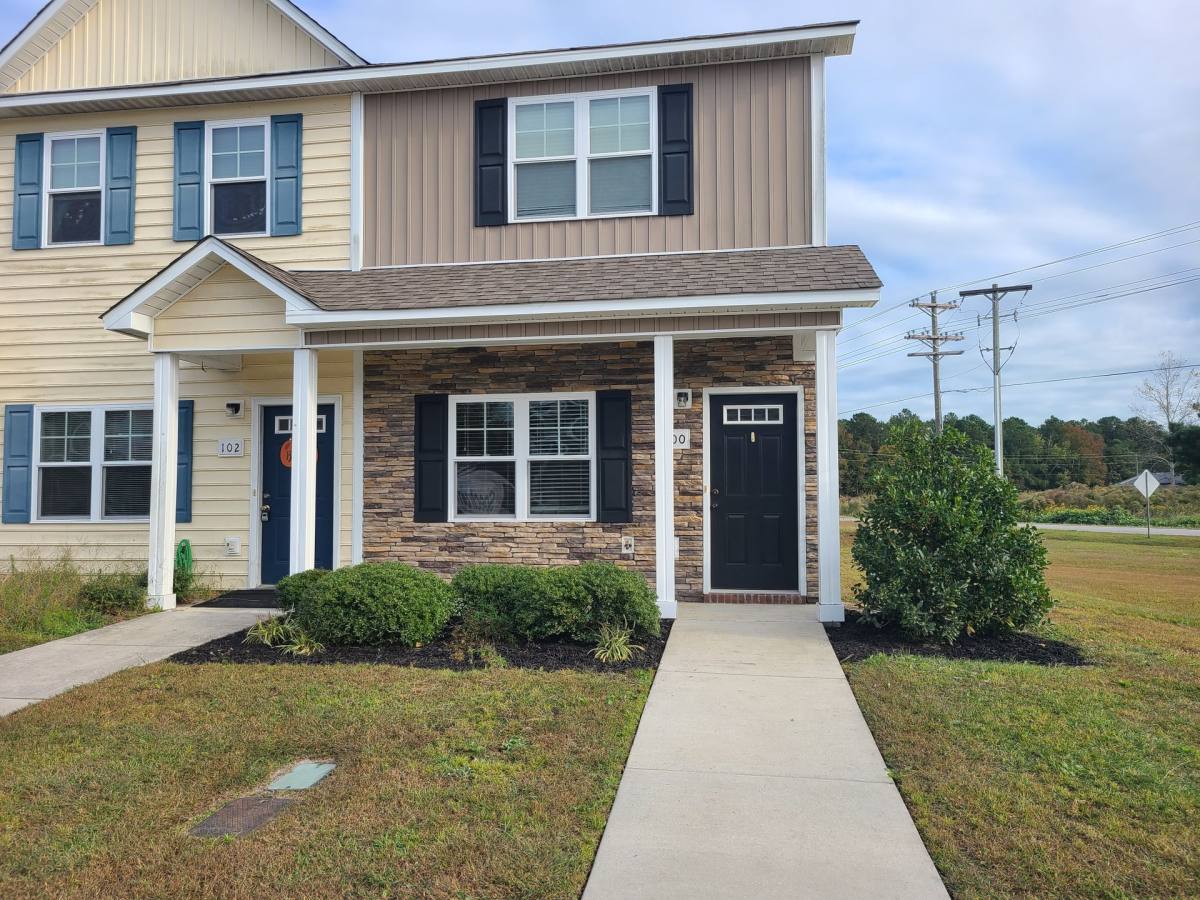 Townhouse for rent at 100 Justice Farm Dr, Sneads Ferry, NC 28460