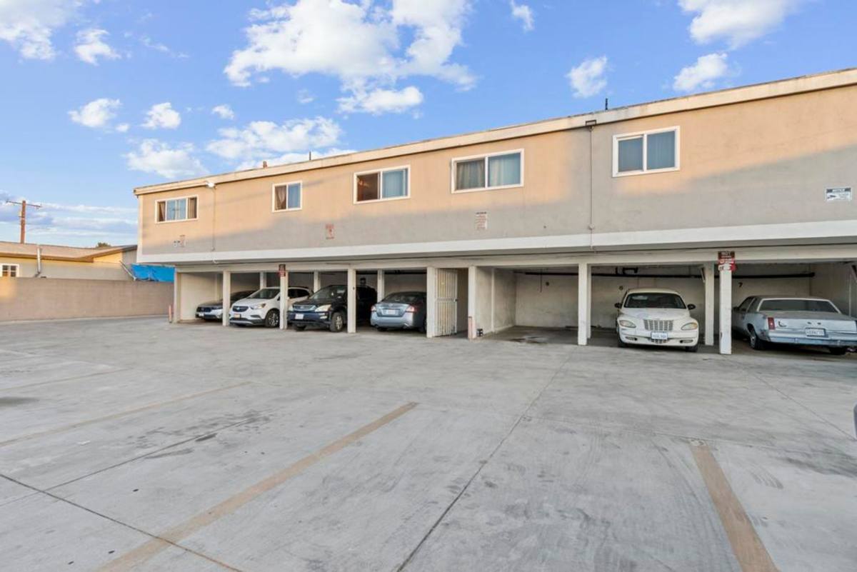 Condo for rent at 11645 Mapledale St, Norwalk, CA 90650