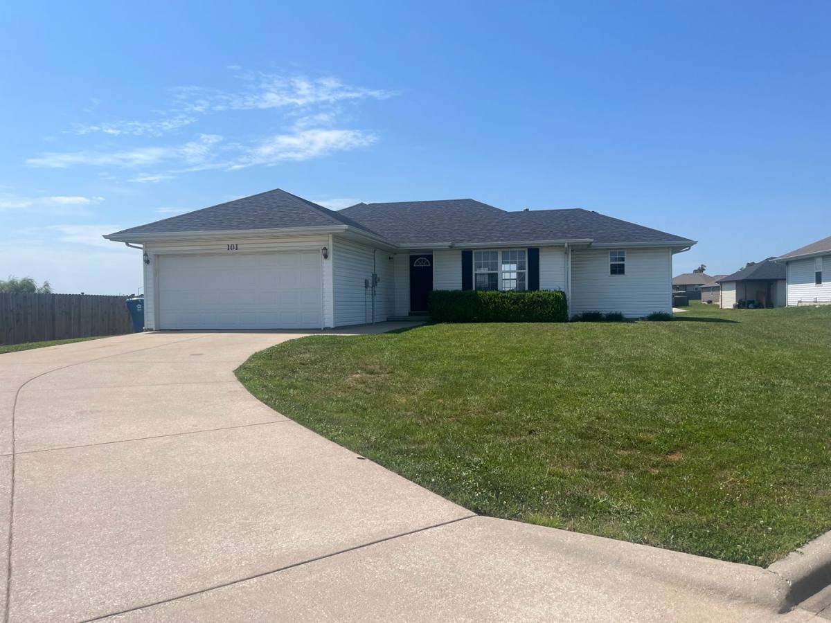 House for rent at 101 Spruce Ave, Clever, MO 65631