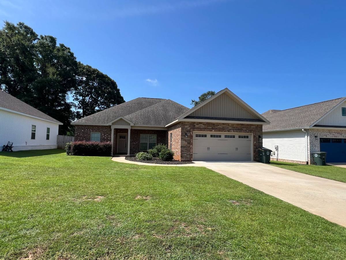 House for rent at 660 Valley Stream Dr, Enterprise, AL 36330