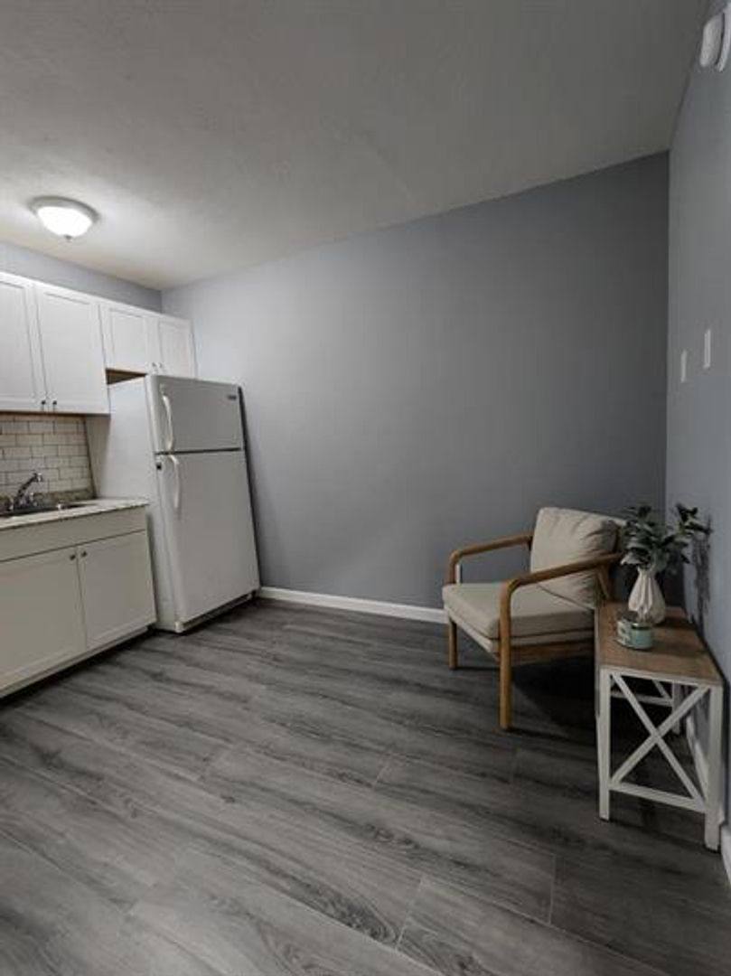 Apartment for rent at 520 S Nichols Ave, Muncie, IN 47303