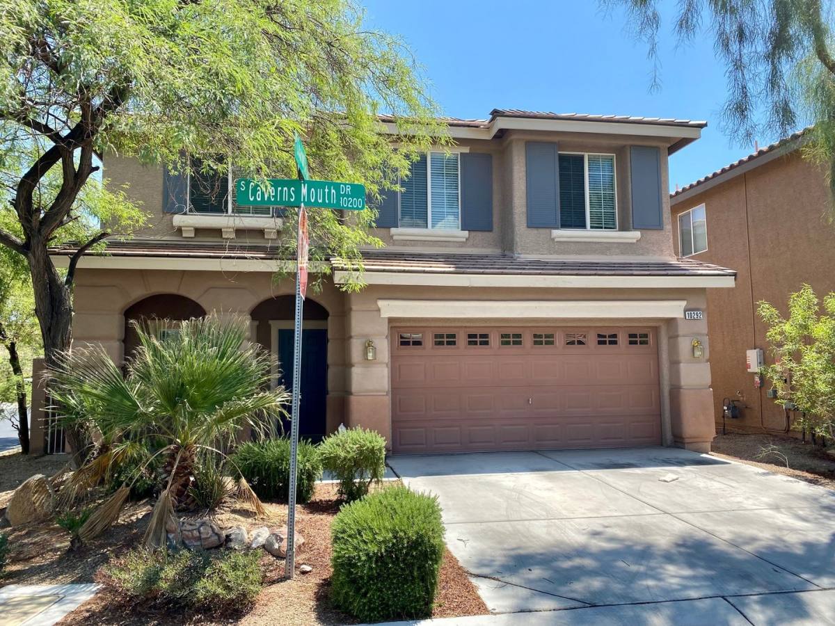 House for rent at 10292 Caverns Mouth Dr, Las Vegas, NV 89178