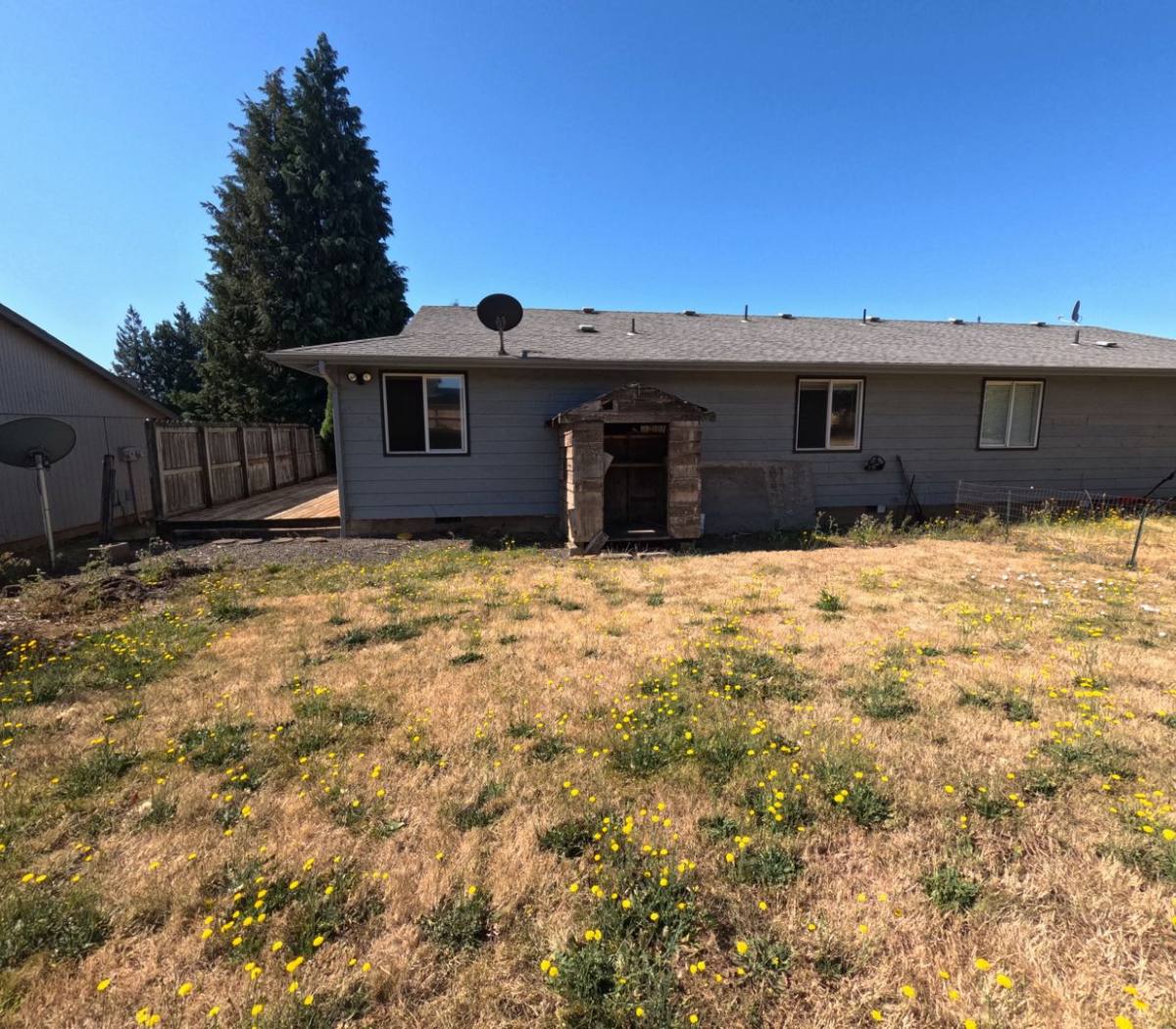 Apartment for rent at 115-117 SW 9th St, Sublimity, OR 97385