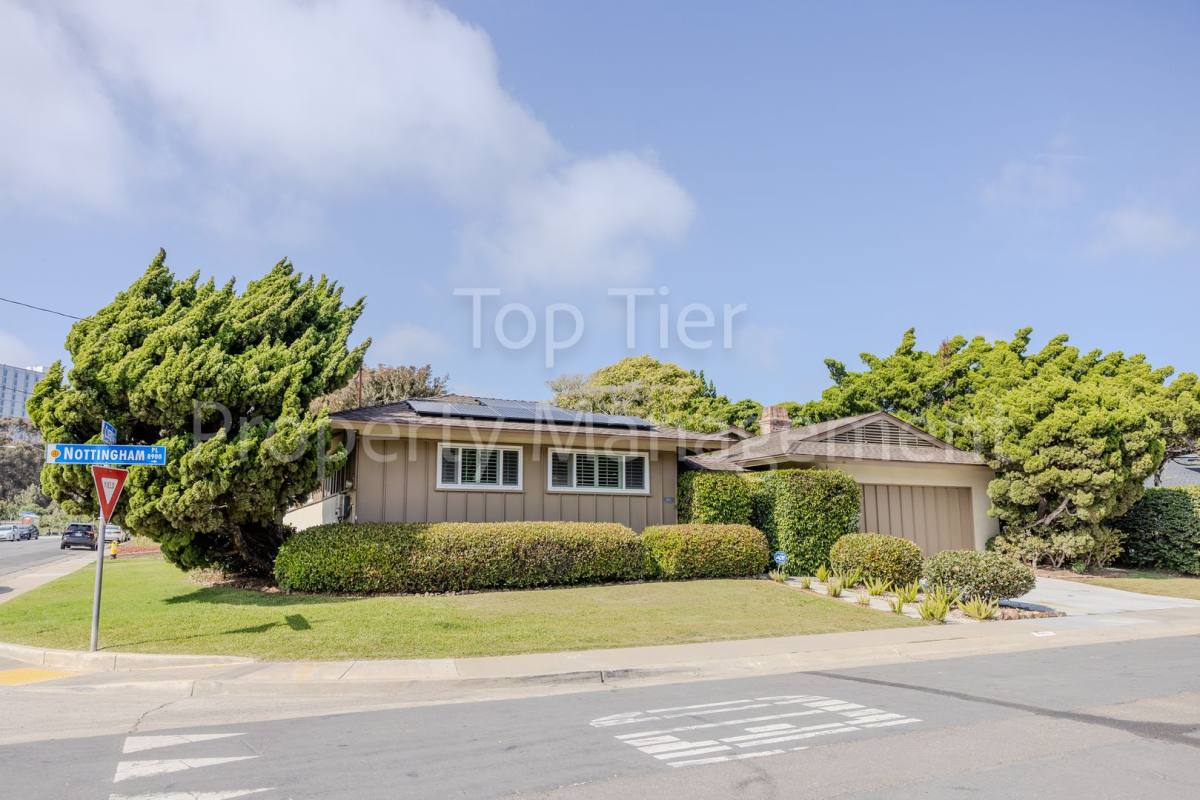 House for rent at 8961 Nottingham Place, La Jolla, CA 92037
