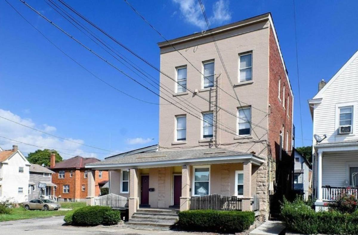 Apartment for rent at 215 Woodkirk St, Carnegie, PA 15106