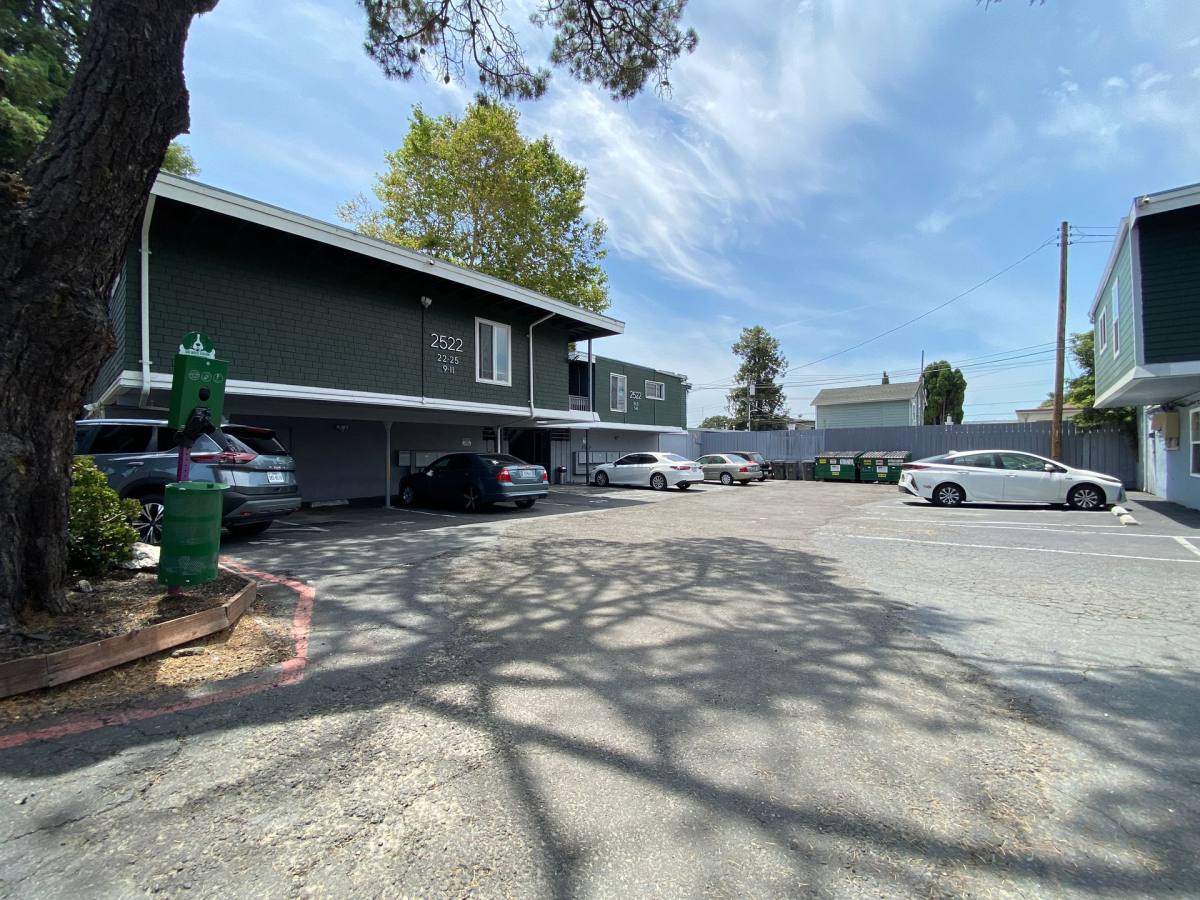 Apartment for rent at 2522 35th Ave, Oakland, CA 94601