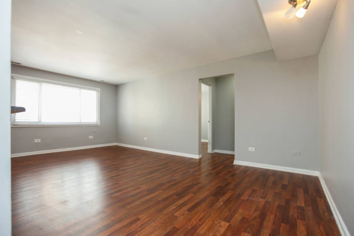 Apartment for rent at 7819 S Shore Dr, Chicago, IL 60649