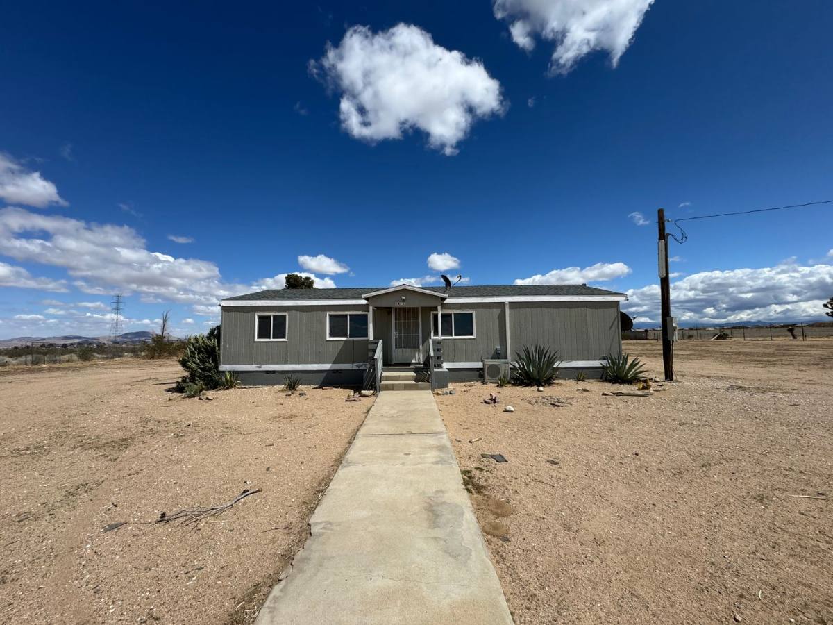 House for rent at 14755 Calendula St, Adelanto, CA 92301