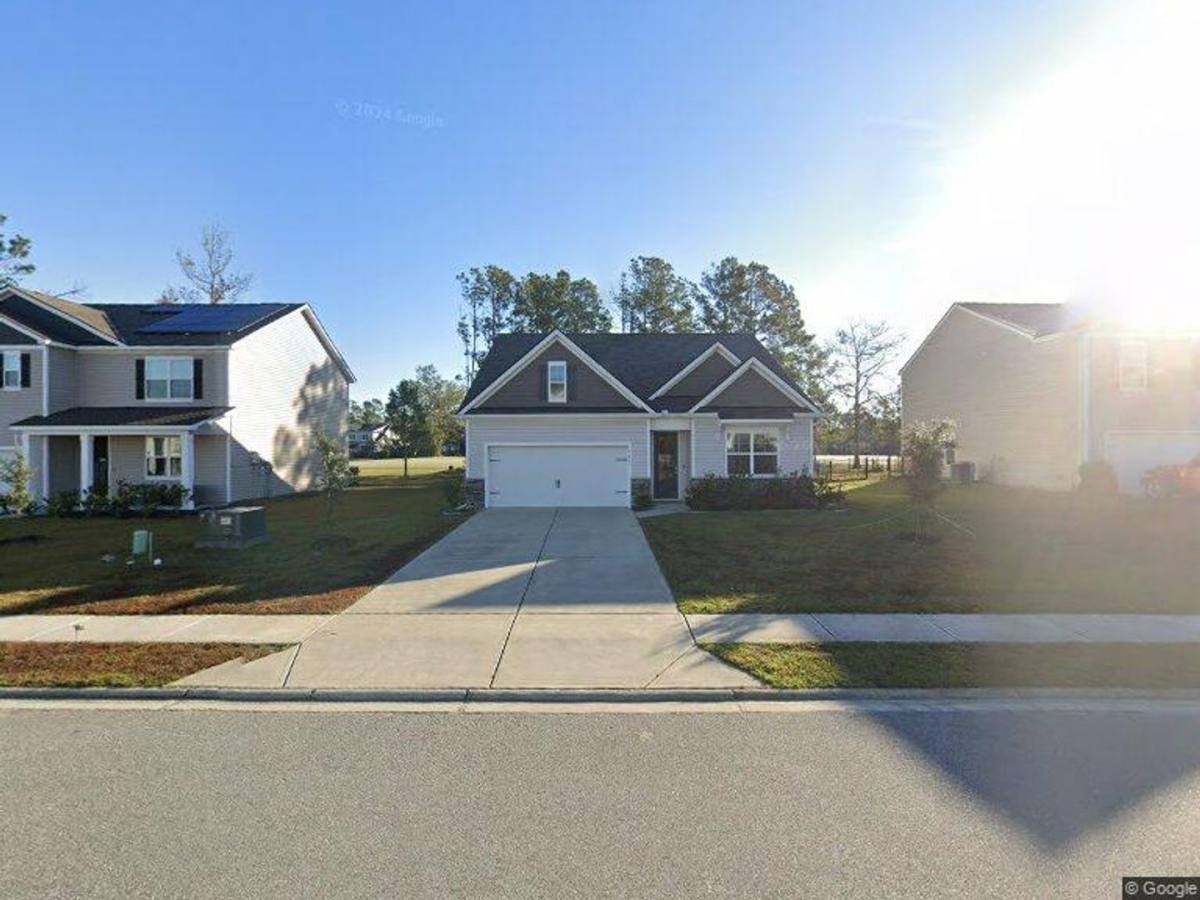 House for rent at 545 Hogan Dr, Richmond Hill, GA 31324