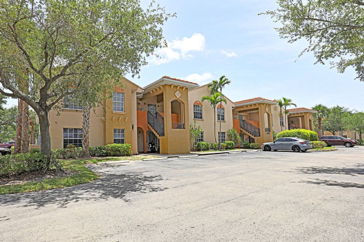 Apartment for rent at 4160 Castilla Circle #101, Fort Myers, FL 33916