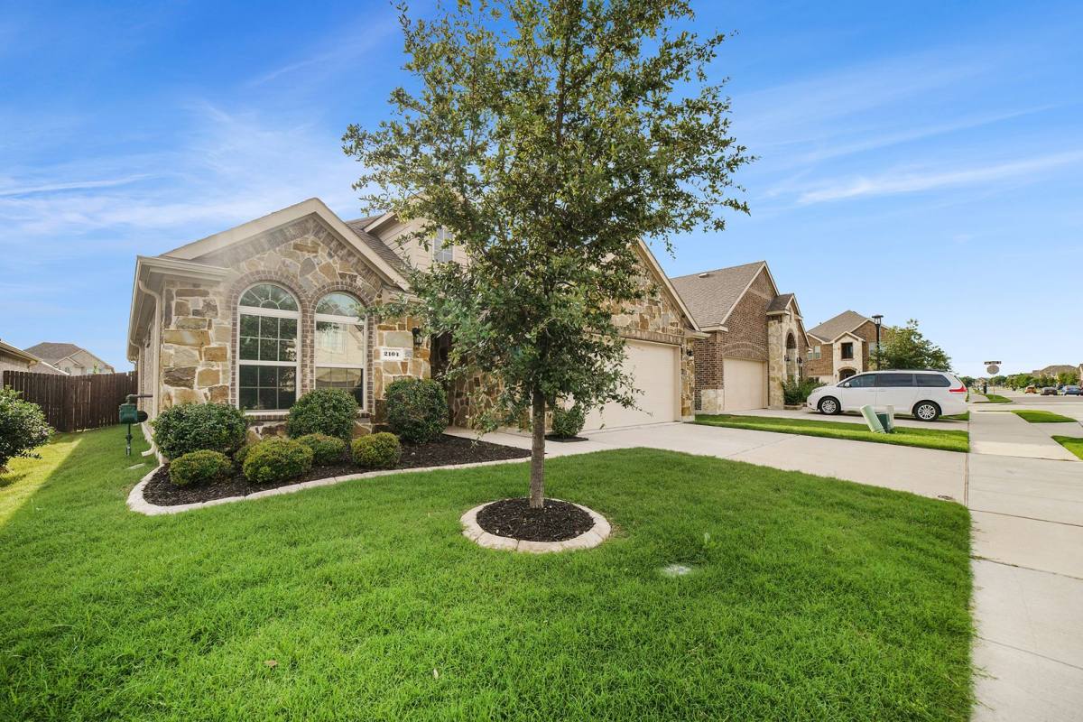 House for rent at 2104 Lake Pine Dr, Little Elm, TX 75068