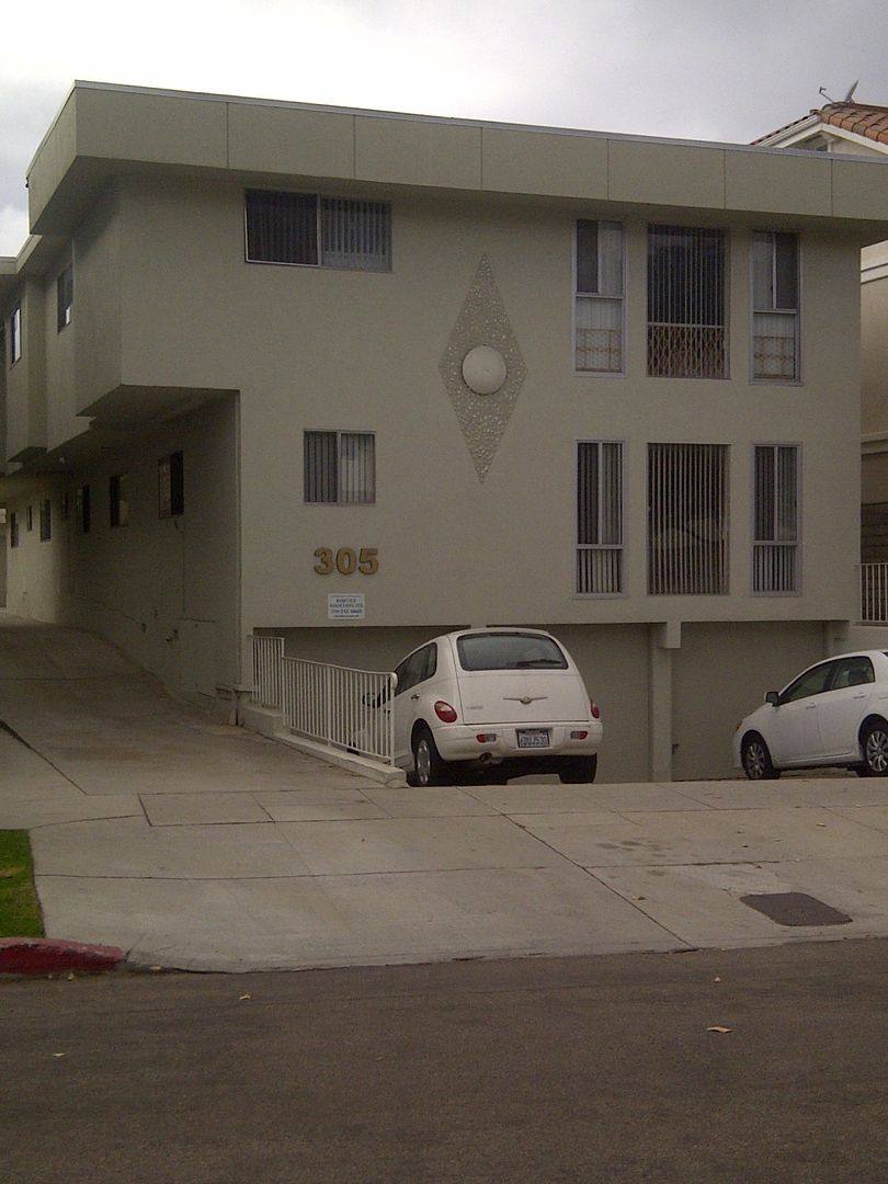Apartment for rent at 305 N Broadway, Redondo Beach, CA 90277