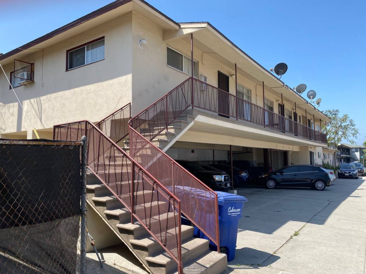 Apartment for rent at 3806 College Ave, Culver City, CA 90230