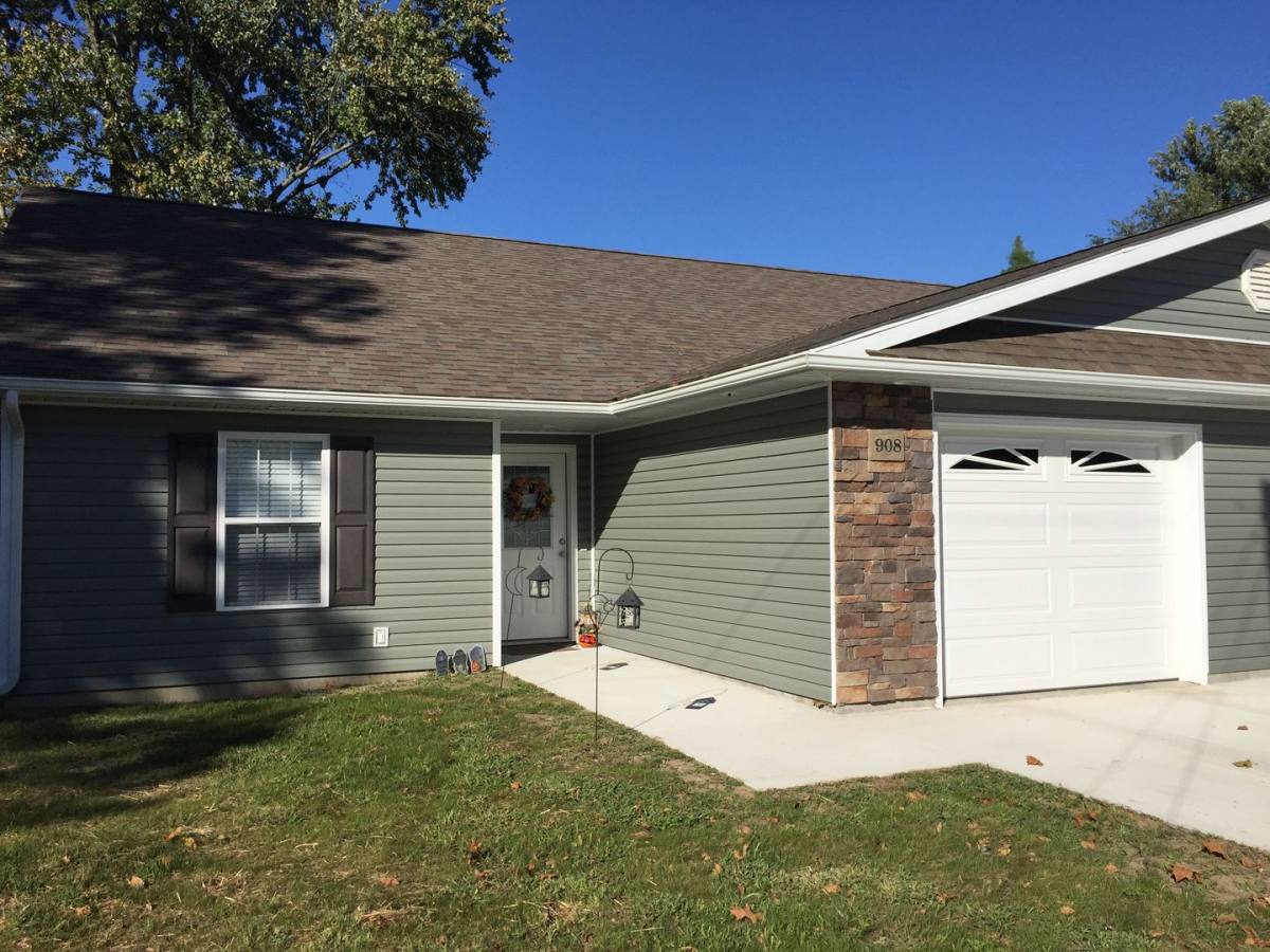 Apartment for rent at 901- 905 Farris 906 - 908 Rodd St, Carterville, IL 62918