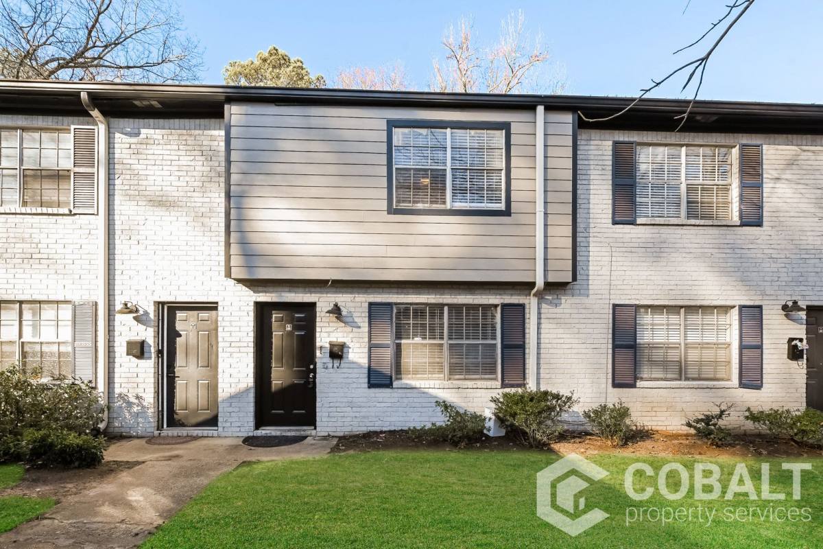 Townhouse for rent at 2721 White Oak Dr, Decatur, GA 30032