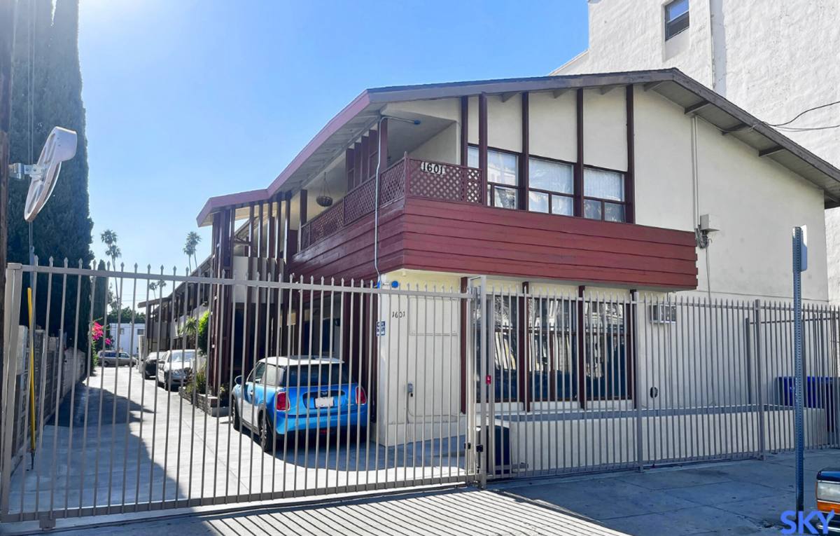 Apartment for rent at 1601 N Normandie, Los Angeles, CA 90027