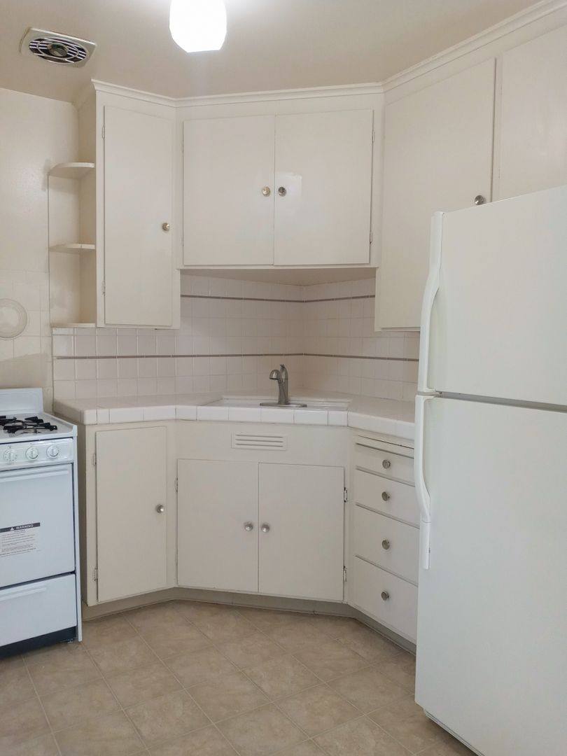 Apartment for rent at 930-940 Parker Court, Santa Clara, CA 95050