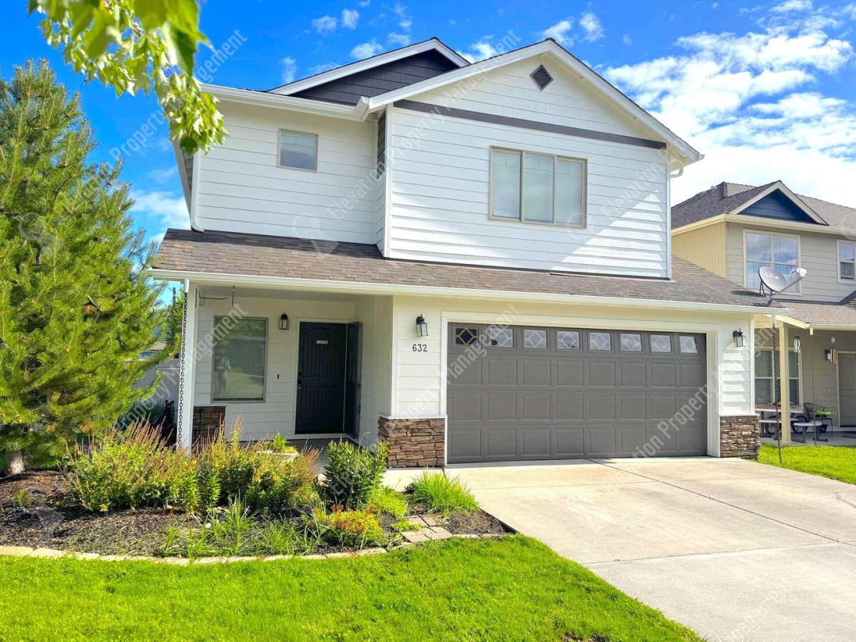 House for rent at 632 SE Glengarry Place, Bend, OR 97702