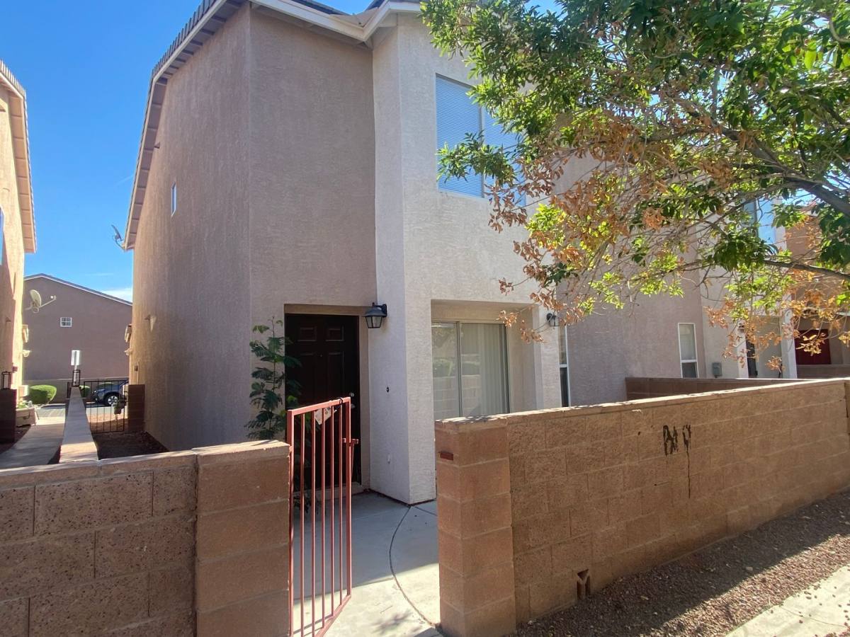 Townhouse for rent at 4063 Halfmoon Bay Dr, Las Vegas, NV 89115