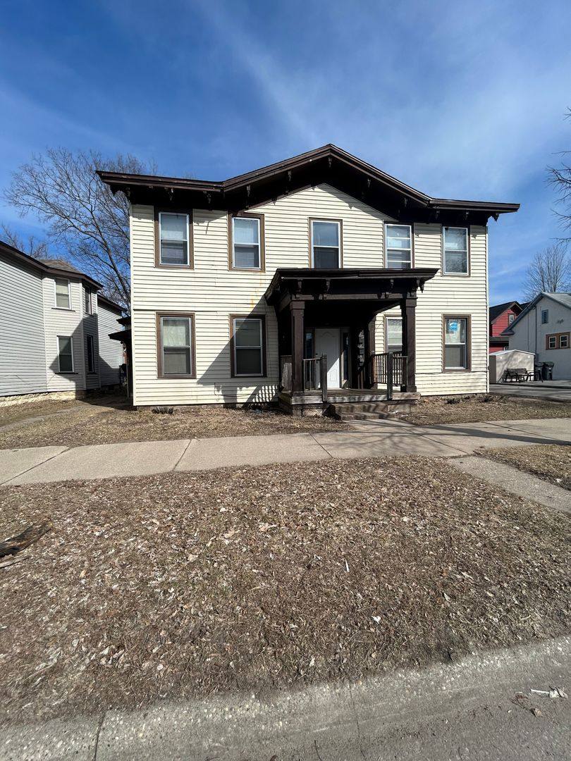 Apartment for rent at 137 9th St S, La Crosse, WI 54601