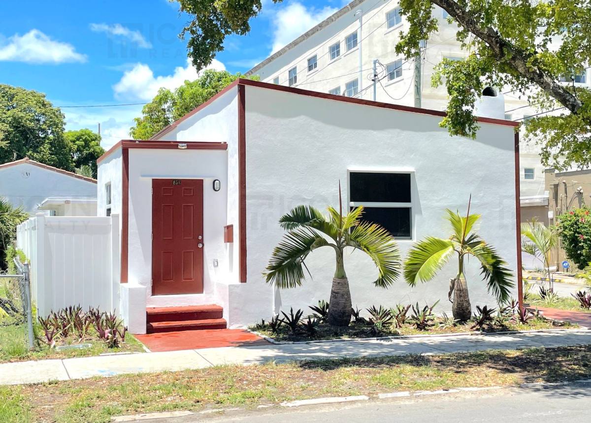 House for rent at 456 S 20th Ave, Hollywood, FL 33020