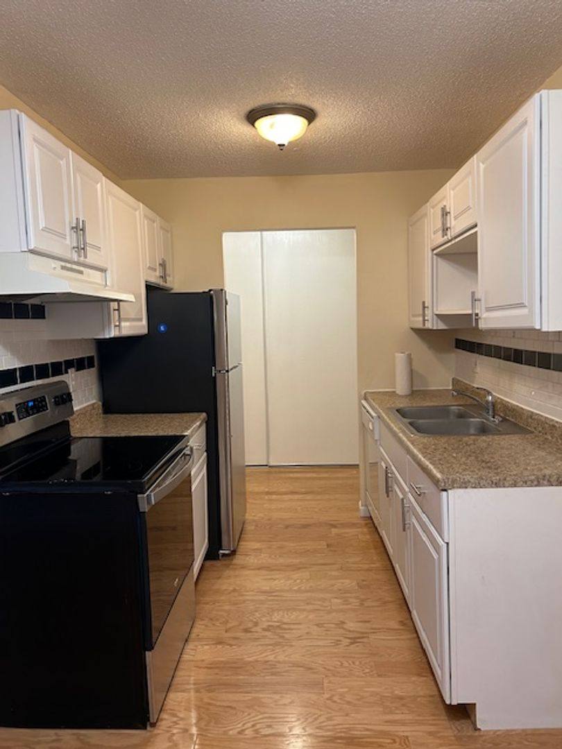 Apartment for rent at 800 County Rd, Saint Paul, MN 55112