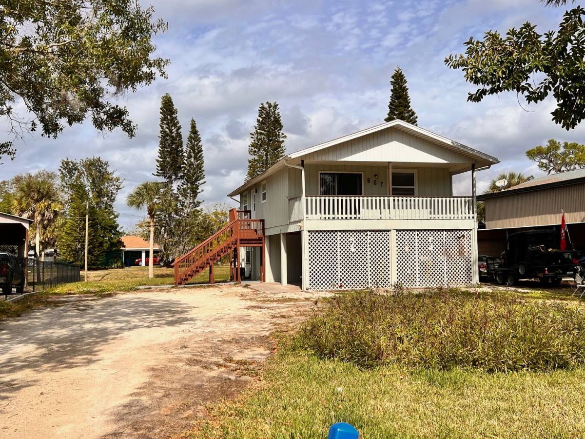 House for rent at 807 4th Ave SW, Ruskin, FL 33570