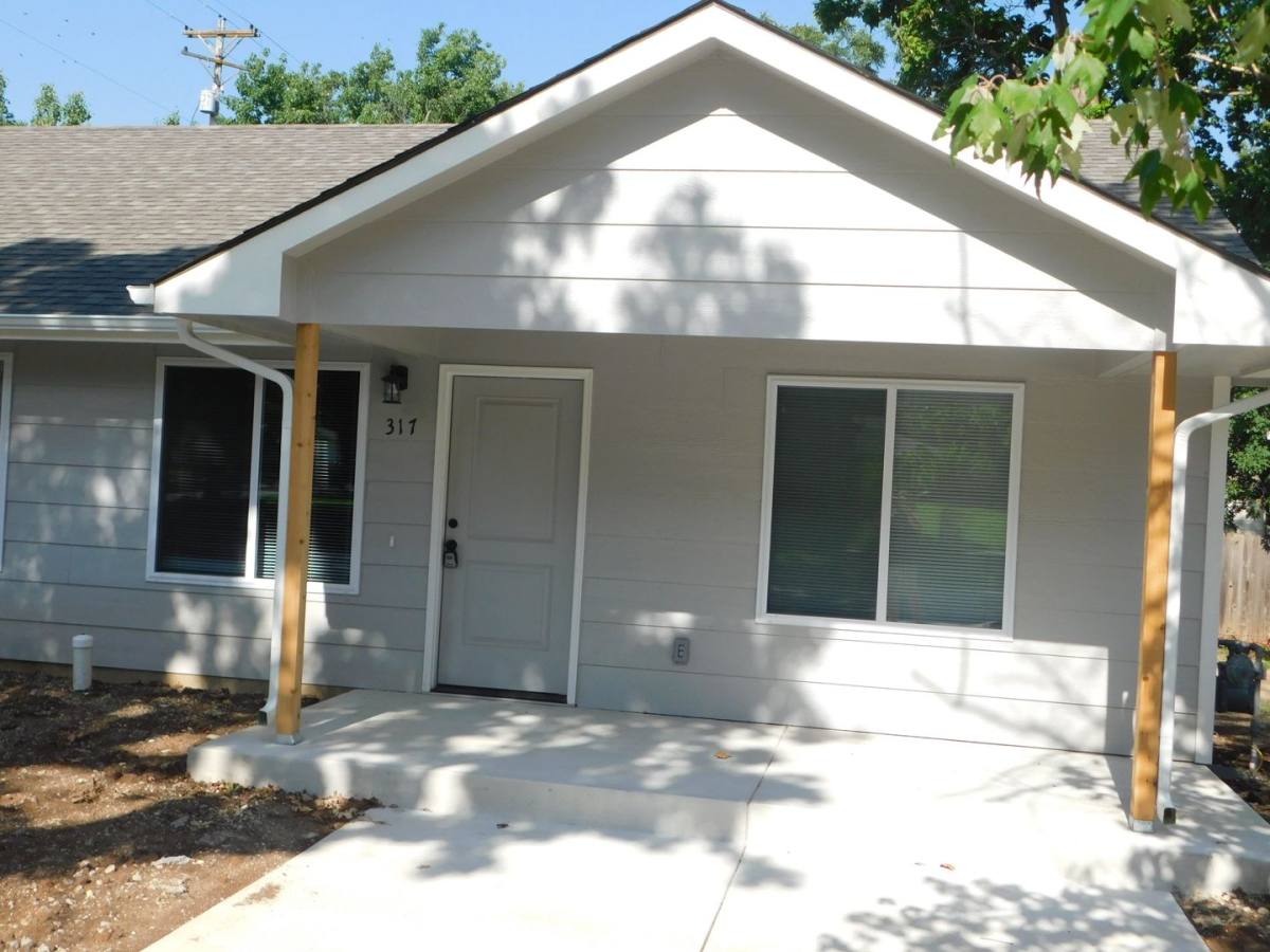 317 S Taylor, El Dorado, KS 67042