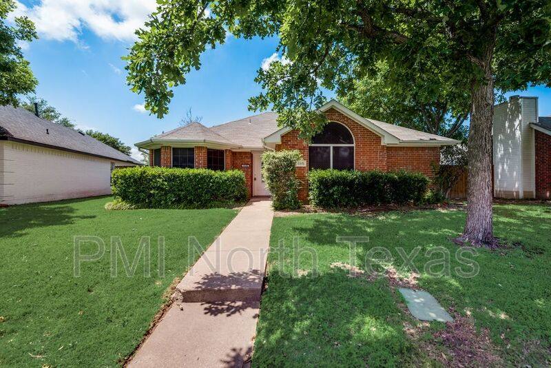 House for rent at 8101 Hyde Park Dr, Frisco, TX 75035