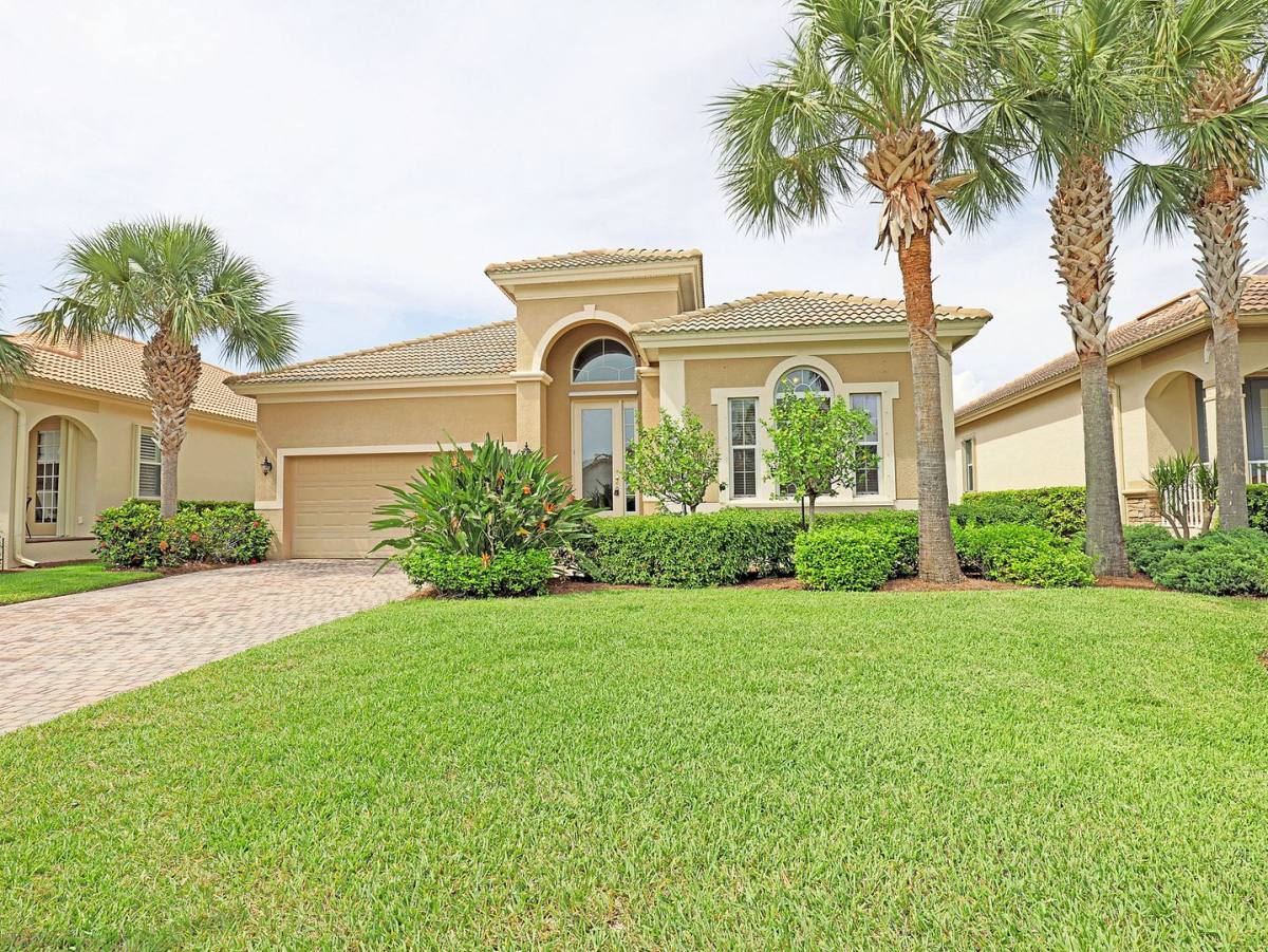Apartment for rent at 5722 Calmar Breeze Lane, Fort Myers, FL 33908