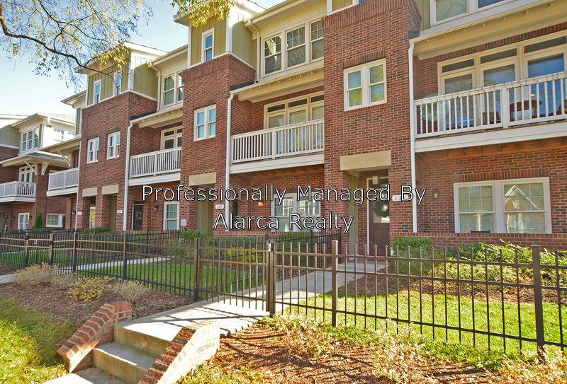 Townhouse for rent at 129 Grandin Rd, Charlotte, NC 28208