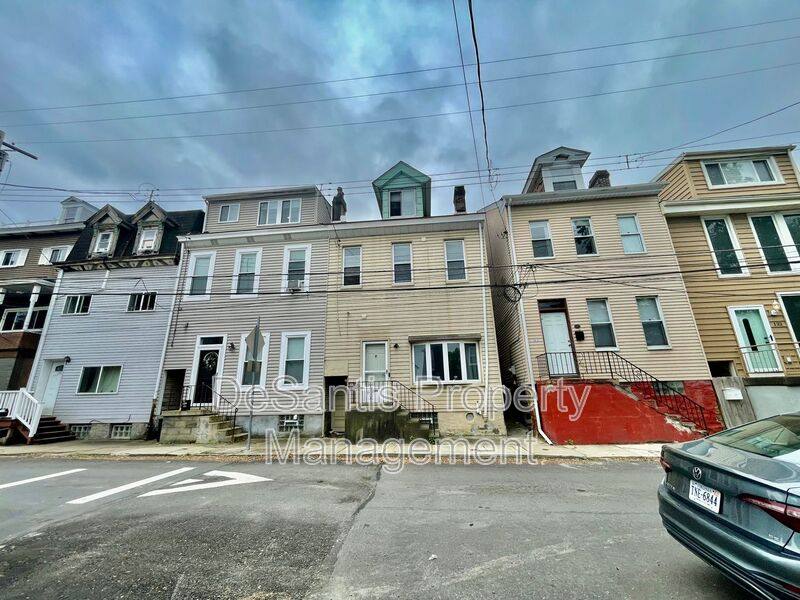 House for rent at 136 Pius St, Pittsburgh, PA 15203