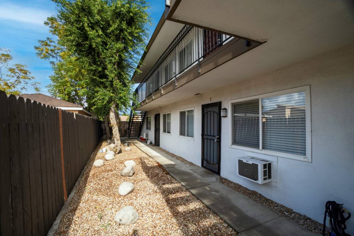 Apartment for rent at 25248 Van Leuven St, Loma Linda, CA 92354