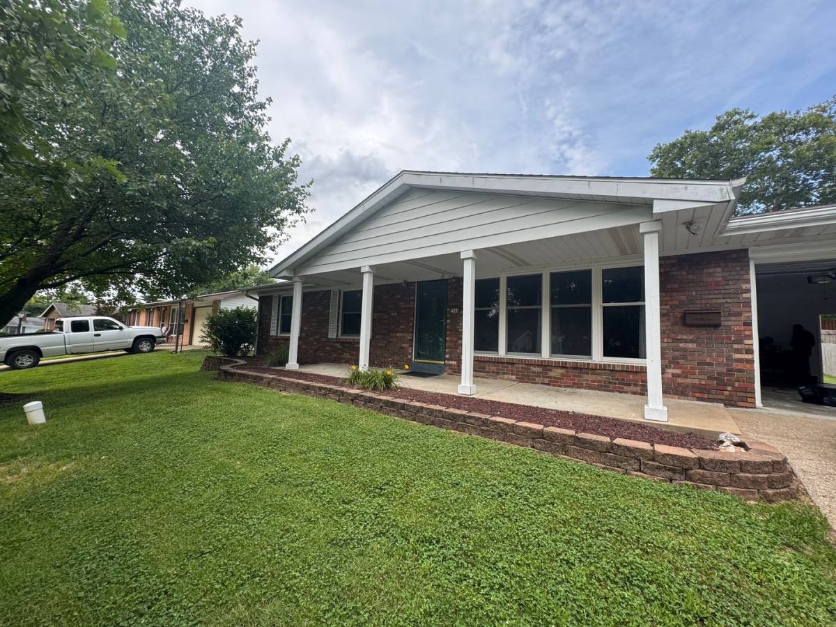 House for rent at 2944 Homewood Ave, Saint Charles, MO 63301