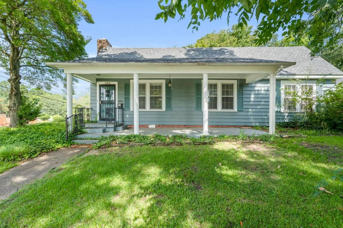 House for rent at 480 N Church St, Tupelo, MS 38804