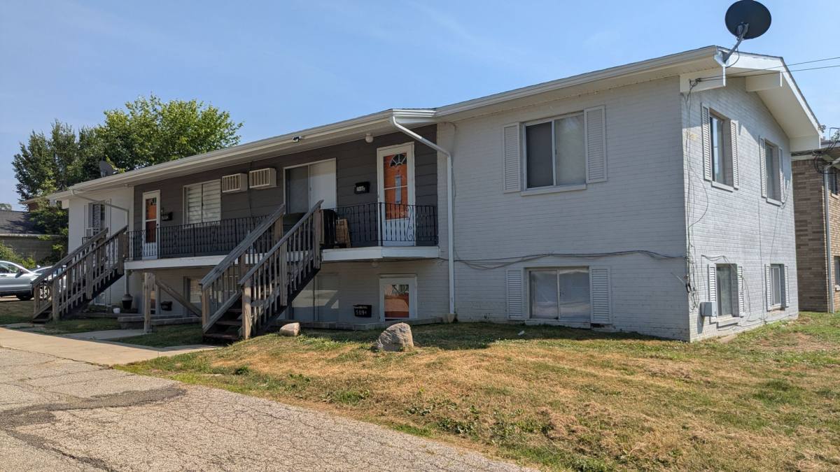 Apartment for rent at 509-515 Zahn Dr, Akron, OH 44313
