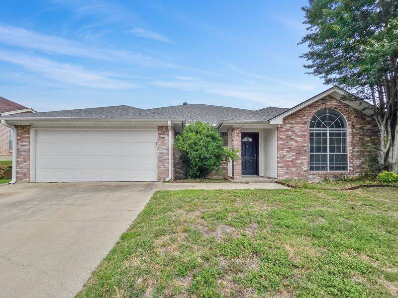 House for rent at 6600 Rhea Ridge Dr, Fort Worth, TX 76135