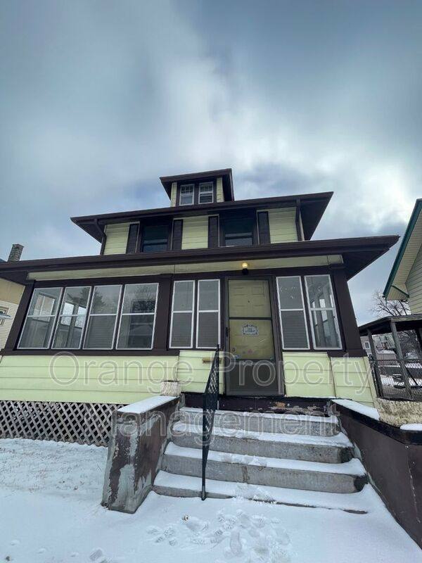 House for rent at 2121 Lothrop St, Omaha, NE 68110