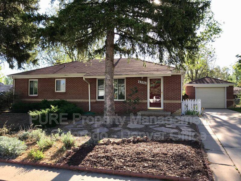 House for rent at 6286 S Sycamore St, Littleton, CO 80120