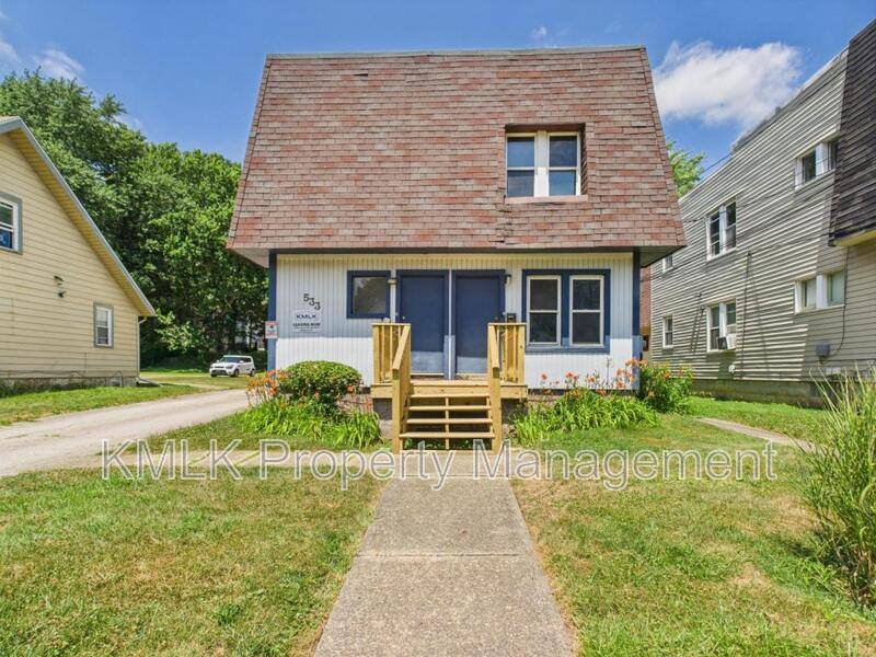Apartment for rent at 533 Gage St, Akron, OH 44311