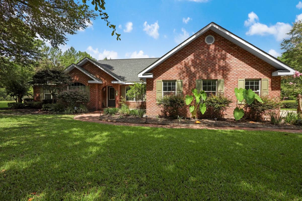 House for rent at 270 Palm Island Rd, Jesup, GA 31545